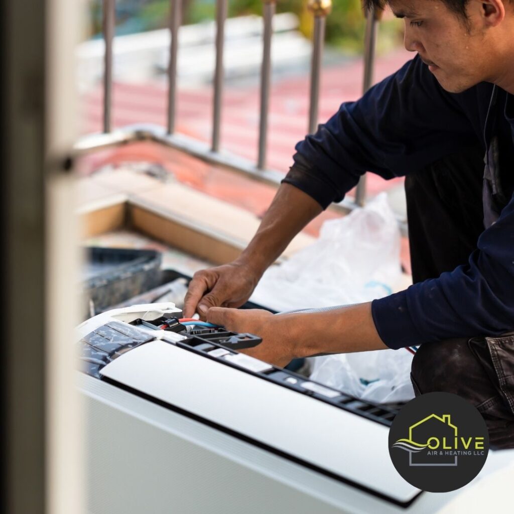 HVAC expert setting up an air conditioner in Gilbert