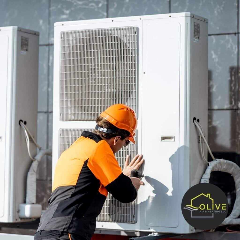 HVAC expert conducting AC Repair in Tempe AZ